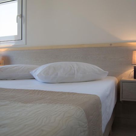 Sirena Superior Aparthotel Agia Pelagia Екстериор снимка