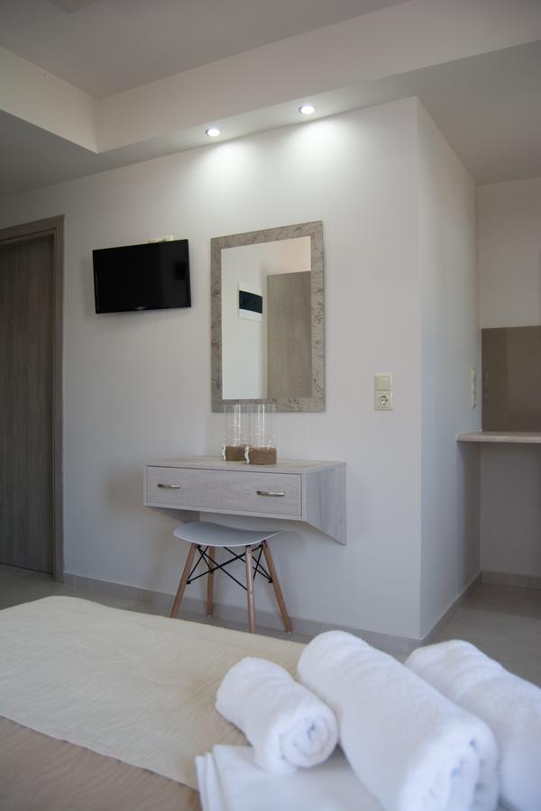 Sirena Superior Aparthotel Agia Pelagia Екстериор снимка